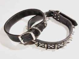 Collar.